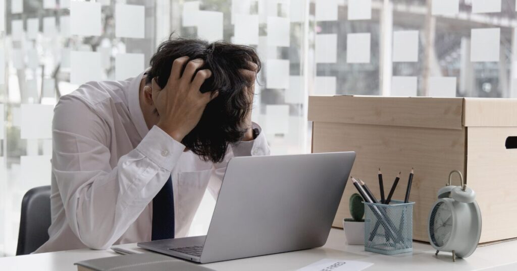 FXを続ける中で限界やリスクに気づき、やめる決断に至った理由を実体験として伝える投資記事用イメージ画像